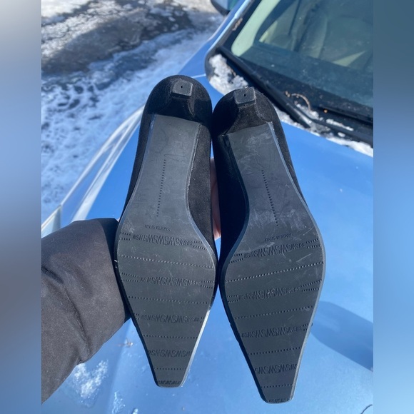 Stuart Weitzman Black Suede Kitten Heel Pumps 6.5 - Picture 8 of 9